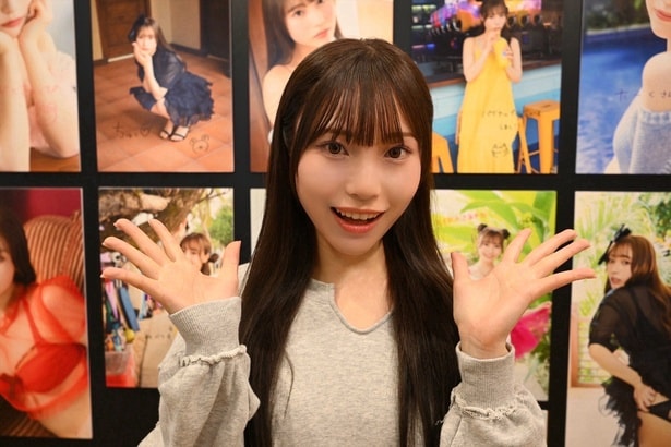 大阪の「TSUTAYA EBISUBASHI」にて1st写真集の発売を記念したパネル展を開催中の元NGT48川越紗彩さん