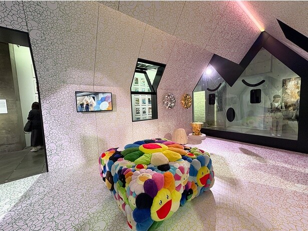 「〈村上ハウス:隆の家〉」の室内