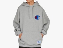 カジュアルファッションのテッパン！【チャンピオン】のパーカーがお手頃価格でAmazonに登場中‼