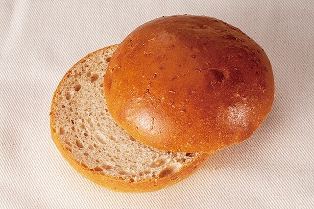 こだわりの全粒粉バンズを使用(イメージ)