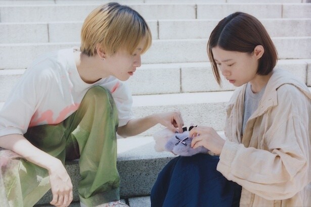 板垣李光人さん演じるホストのアサヒと杉咲花さん演じる主人公・由嘉里