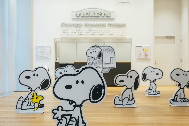 エントランスにはスヌーピーだらけのフォトスポットを3カ所設置