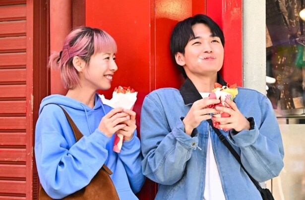 甘いものとかわいいものが大好きで天真爛漫なミナト(青木柚)とのデートにときめく鮎美