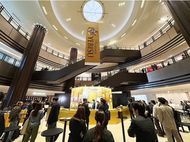 【写真】3層吹き抜けの開放感あふれる屋内広場「アトリウム」にポップアップバーが登場