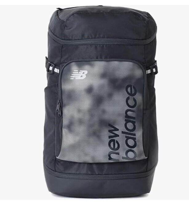 雨でも、運動後でも、たっぷり収納。毎日に寄り添う40リットルバックパック【ニューバランス】のリュックがAmazonに登場中‼