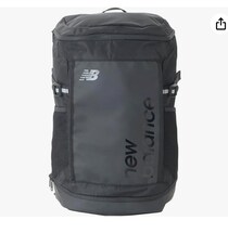 雨でも、運動後でも、すっきり収納。毎日に寄り添う35リットルバックパック【ニューバランス】のリュックがAmazonに登場中‼