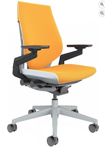 動きに追従し、姿勢を整える。長時間作業に最適なジェスチャー。【スチールケース】の椅子がAmazonに登場中‼