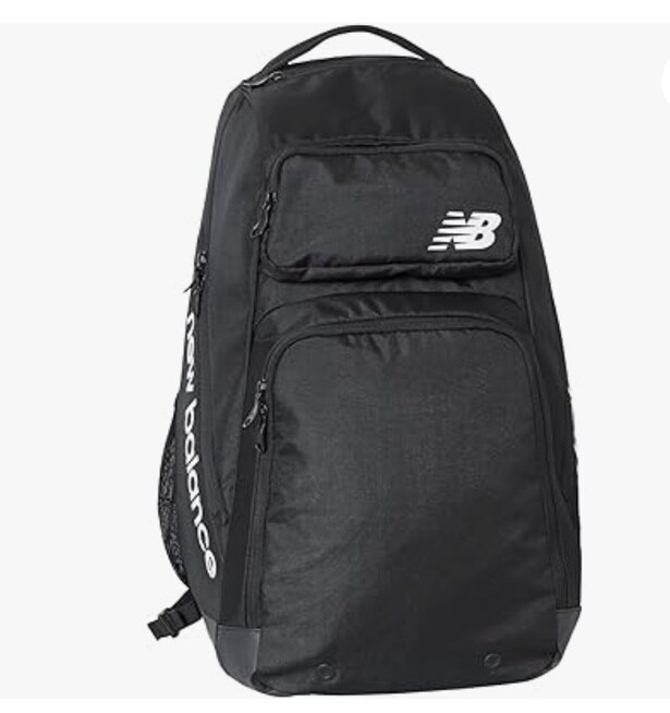 チームの荷物を、ひとまとめに。47リットルの頼れるフィールドパートナー【ニューバランス】のリュックがAmazonに登場中‼