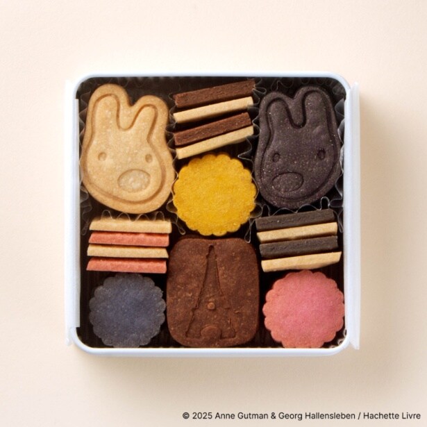 リサとガスパールの顔型クッキーはもちろん、エッフェル塔やおはなクッキーがぎっしり36枚