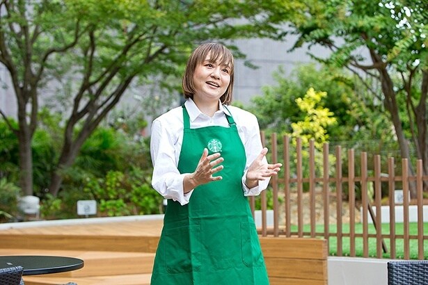 「お子さま連れの大人の方にも、自分らしく過ごせる“ひと息の場所”になれたらと思っています」と、ストアの目指す姿を語ってくれた、ストアマネージャー(店長)の太田黒さん