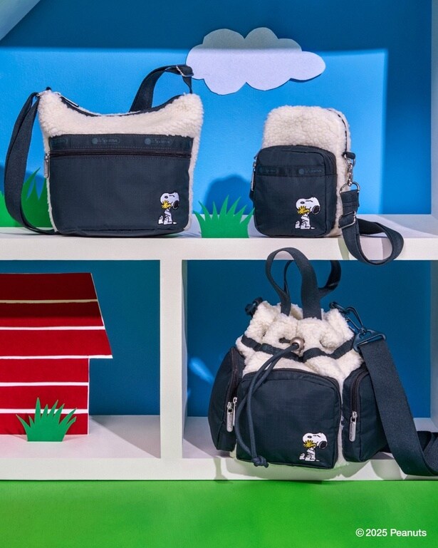 「ミニバケットショルダーバッグ」(1万4850円)、「ミニフォンバッグ」(1万8150円)、「コンバーティブルクロスボディ」(3万1350円)