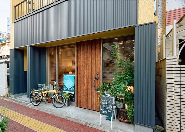 店は梅島駅から綾瀬方面に歩いて5分ほど