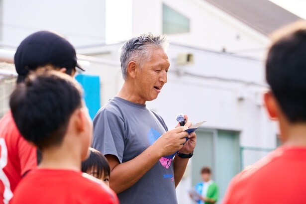【写真】大谷翔平選手からの手紙を代読する先生