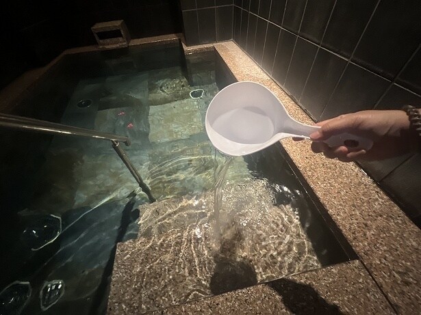 富士山の伏流水100％の水風呂