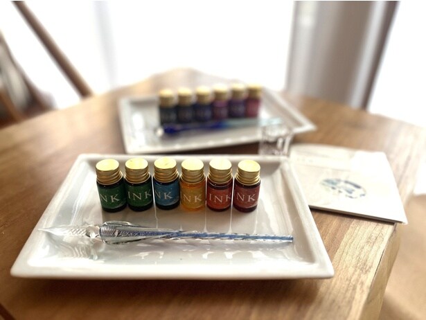 抹茶点てとガラスペン体験で、秋のおこもり時間を楽しむ