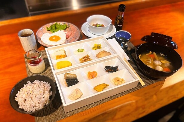 前日に作った自分だけのだし醤油をかけて味わうことができる