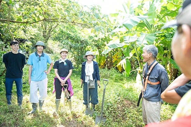 作業開始前にその日の作業の大枠を説明。「パートナーの方たちは自発的に動いてくれるのがすごい！」と松田さん