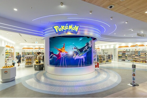 明るくて広いエントランス前