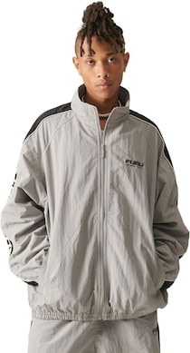 オーバーサイズでトレンド直撃！【フブ】のナイロンジャケットがAmazonで販売中！