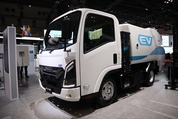 バッテリー式ゴミ収集車「エルフEV塵芥車」
