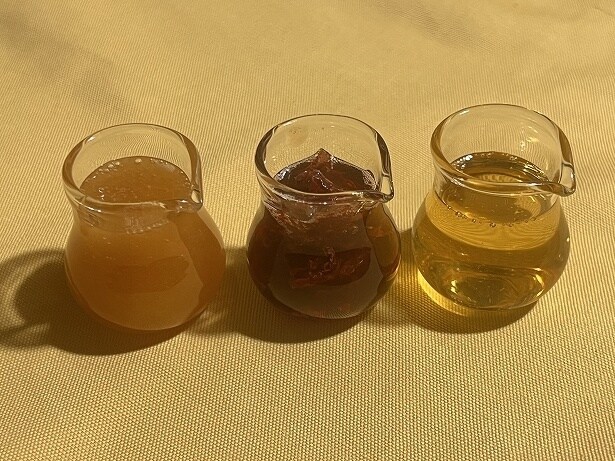 マヌカ、ローズ、アカシアのハチミツ