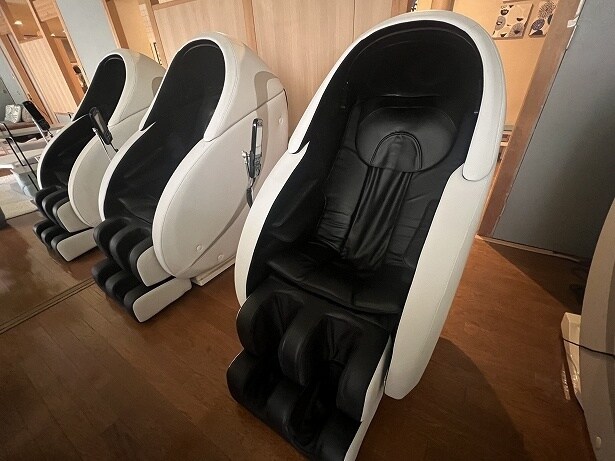 マッサージチェアも完備