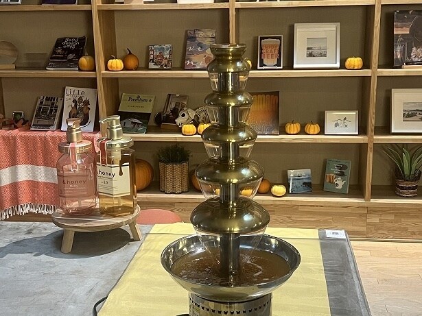 甘い香りが漂うハチミツファウンテン