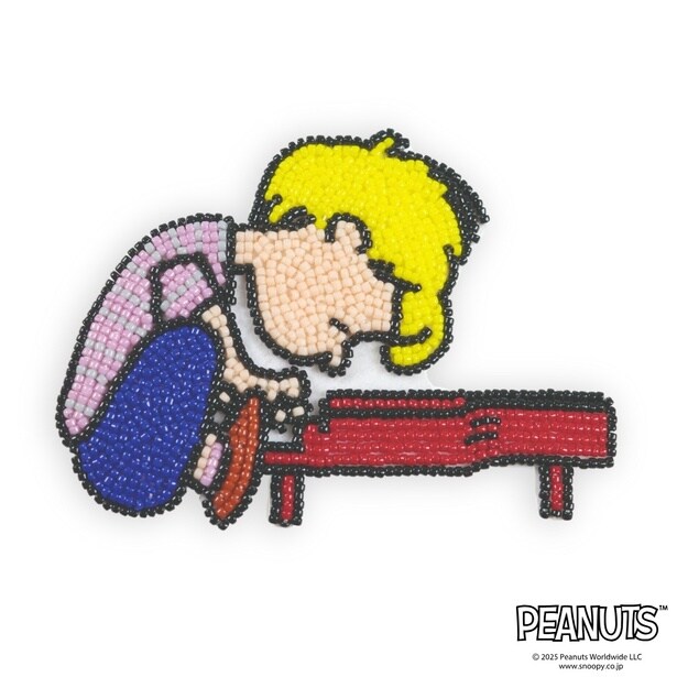 「スヌーピー ビーズ刺しゅうキット(シュローダー)」(各2750円)