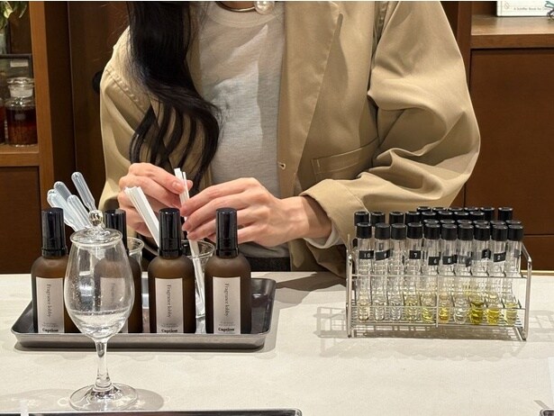 フレグランスディレクターが、個人のカウンセリングを基に調香
