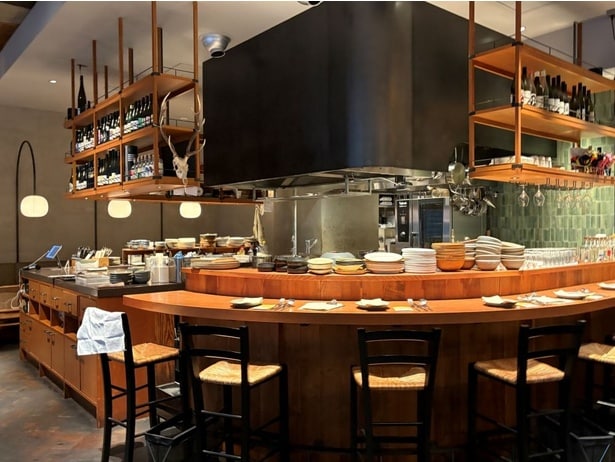 アンティークな佇まいが魅力的なベーカリー「bakery bank」