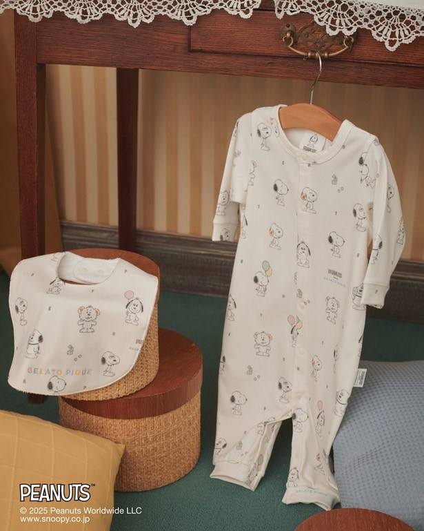 「総柄スタイ」(2640円)、「BABY 新生児 総柄2WAYオール」(5940円)