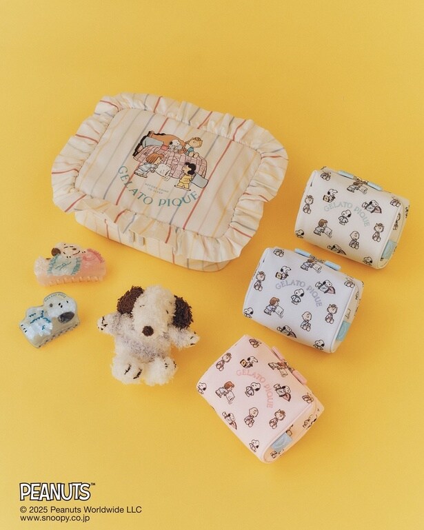 「ジェラートチャーム」(5390円)、「バンスクリップ」(4620円) 、「総柄ポーチ」(4950円)、「トラベルポーチ」(6820円)