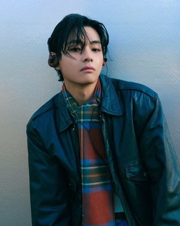 BTS V。彫刻のような外見と優れたファッションセンスで「ファッションアイコン」としても注目されている