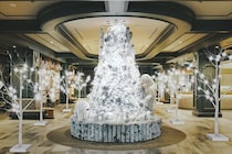 OMO7旭川 by 星野リゾートに白い動物たちのクリスマスツリーやアドベントカレンダーが登場！「雪降る街のホワイトクリスマス」開催