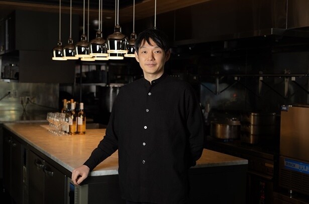 【写真】兼子大輔シェフは大阪「ベカス」、東京「コートドール」を経て渡仏し、2012年南青山に「L’AS」をオープン。2014年イギリスの高級グルメ雑誌「FOUR」主催の世界の若手ベストシェフに選出されるなど、世界からも高い評価を受ける