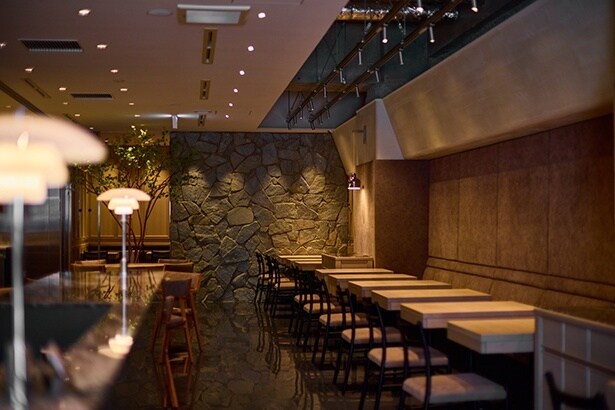 東京屈指の人気フレンチ「L’AS」が福岡に上陸！五感で楽しむライブキッチンと、驚異的な満足感のフルコースを体感してきた