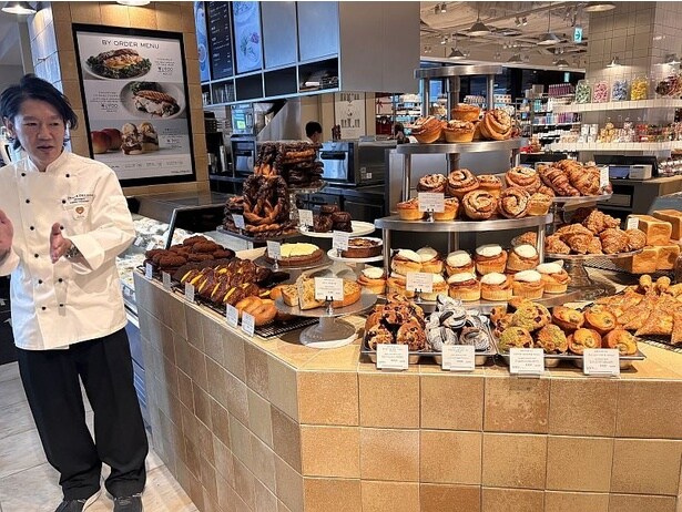 イートインスペースではスイートなアメリカンペイストリーなども楽しめる