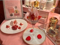 ジョエル・ロブション×老舗紅茶ブランド「ニナス」“まるでドレス”な華やかコラボパフェが登場