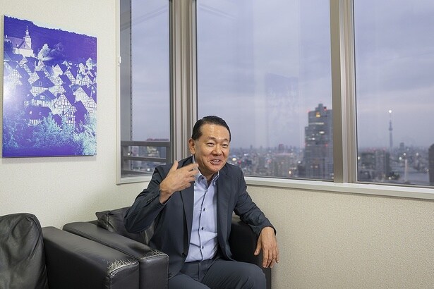 ひと昔前は電球の数を競っていたけれど、今は演出を競う時代になったという