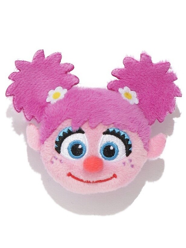 「ぬいぐるみバッジ アビー」(1430円)