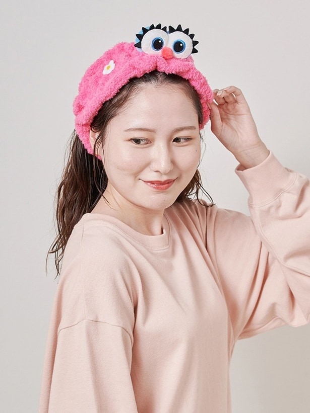 「【ガールズシリーズ】フェイスモチーフヘアバンド」(2970円)の使用イメージ