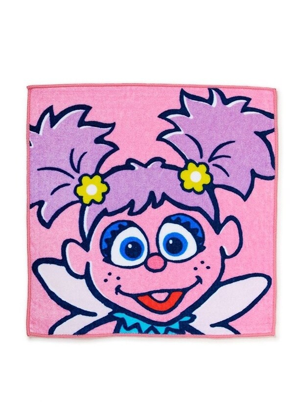 「カラフルアートハンドタオル」(990円)