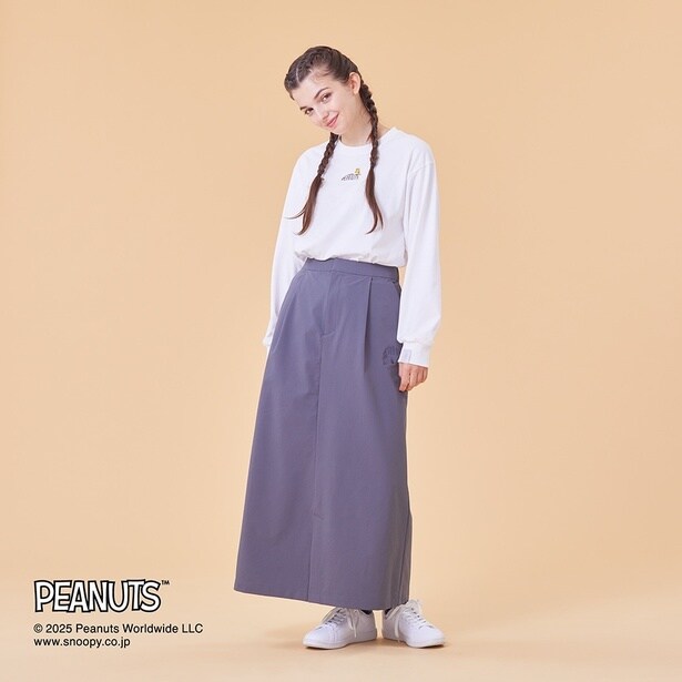 「ストレッチナイロンスカート(ピューターグレー)」(1万7600円)