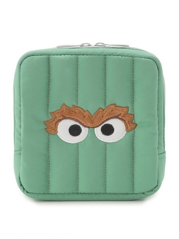 「コンパクトポーチ」（3190円）