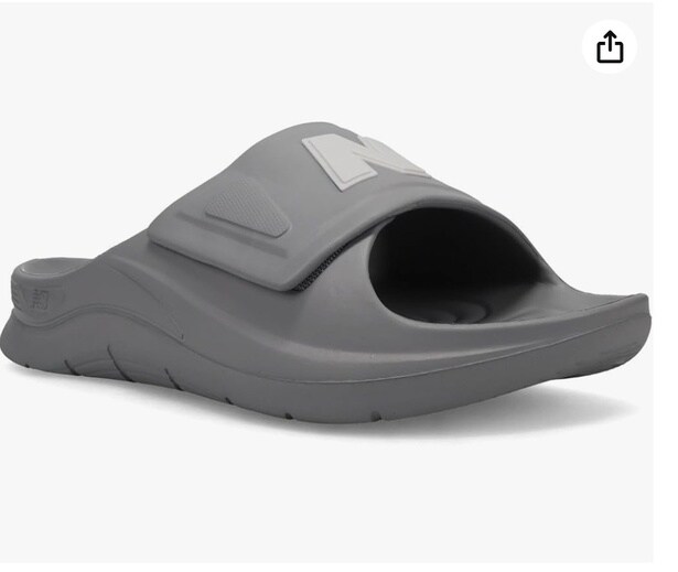 足にフィット、どこでもフィット。Nロゴが映える快適スライド【ニューバランス】のサンダルがAmazonに登場中‼