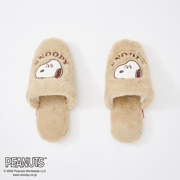 「スリッパ(ブラウン)」(979円) 