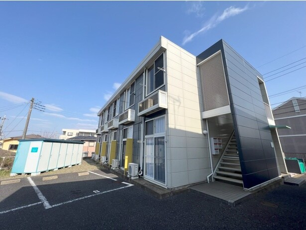 心を治す場所ではなく、”自分を取り戻す場所”。精神疾患を抱える人が社会とのつながりを見つけ、ふたたび歩き出すための「小さな村」が、ここにある