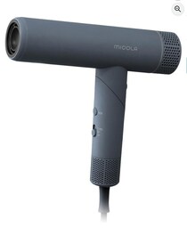 軽くて、速くて、髪にやさしい。毎日のケアが変わるドライヤー【アイリスオーヤマ】のドライヤーがAmazonに登場中‼