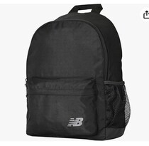 PCも小物も、すっきり収納。機能で選ぶベーシックバックパック【ニューバランス】のリュックがAmazonに登場中‼