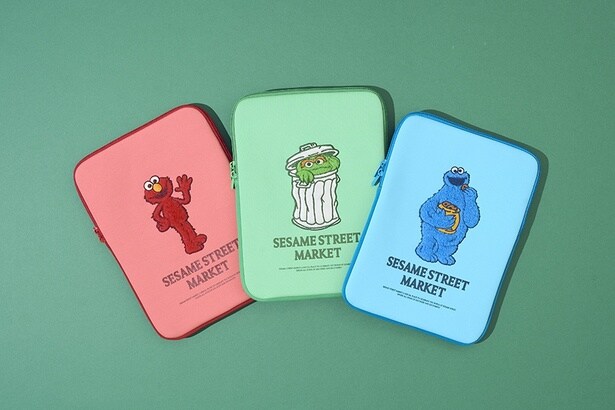 「タブレットケース」(各3850円)